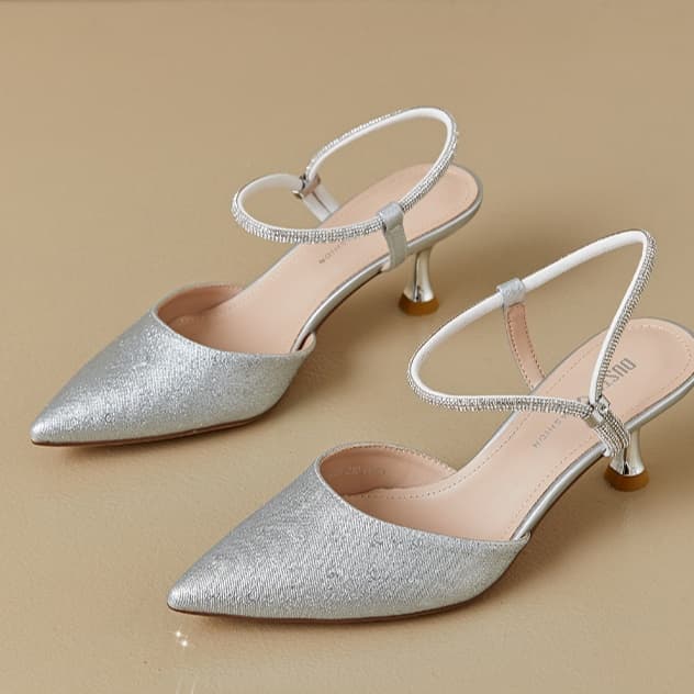 ハイヒール 華やか輝きストラップパンプス