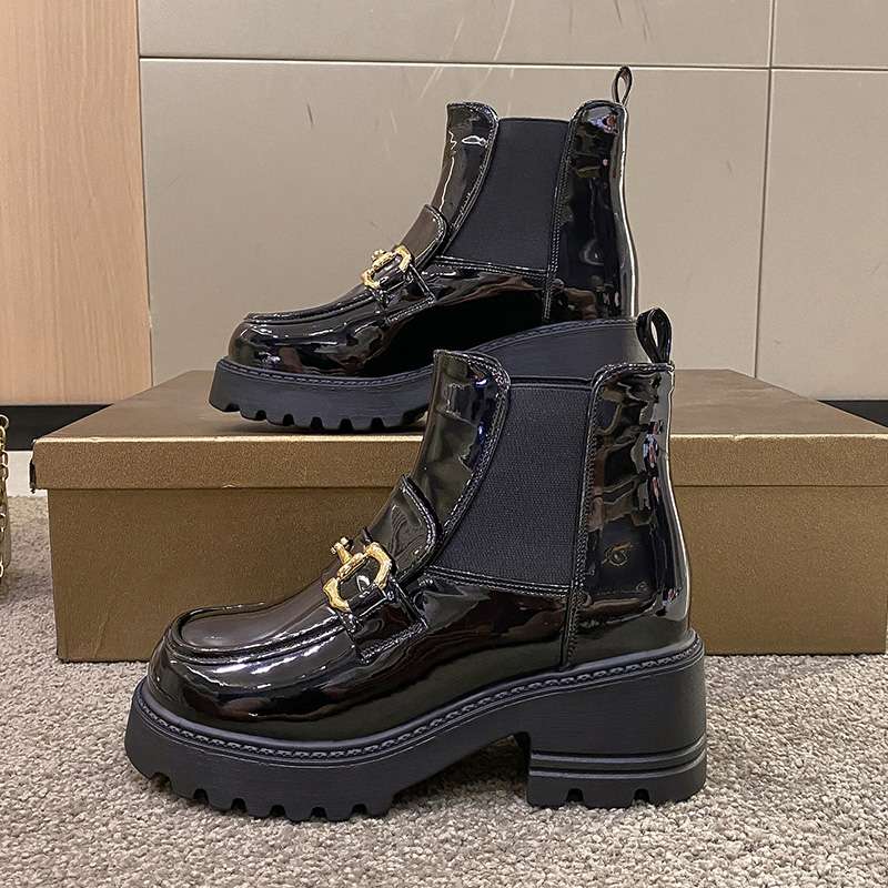 ハイヒール チェーンアクセント厚底ショートブーツ