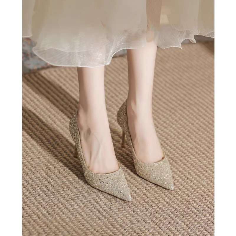 ハイヒール キラキラ輝くドレスアップパンプス