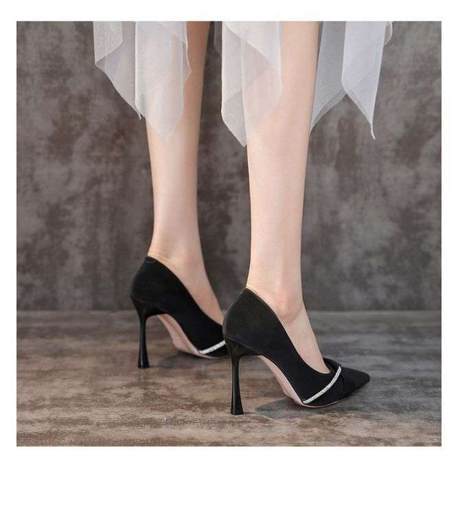 ハイヒール きらめきラインストーン パンプス