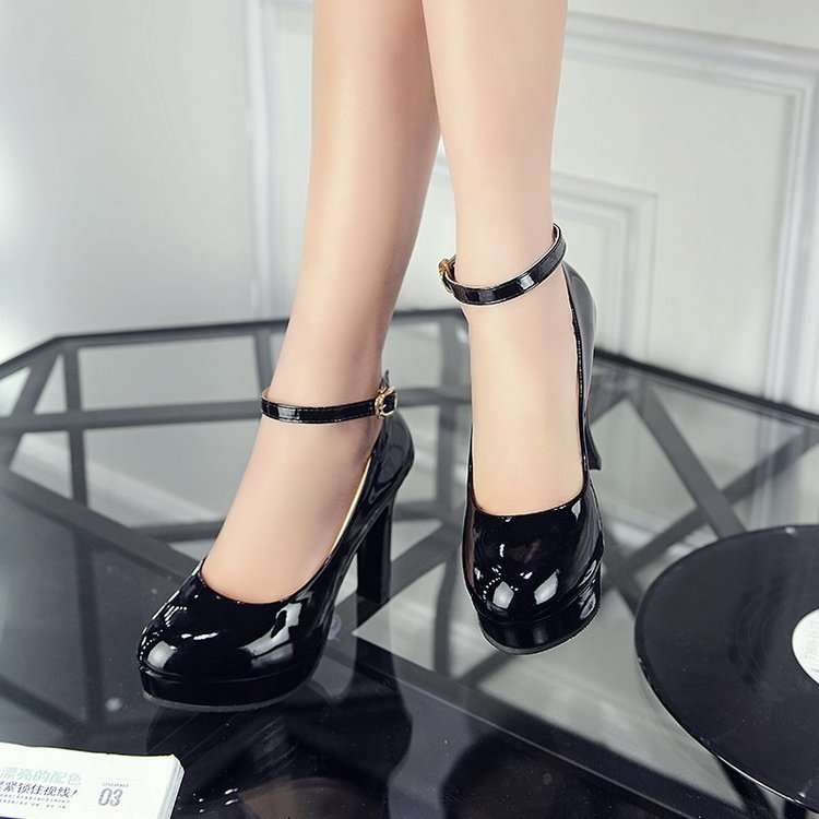 ハイヒール 艶やかアンクルストラップパンプス