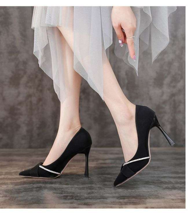 ハイヒール きらめきラインストーン パンプス