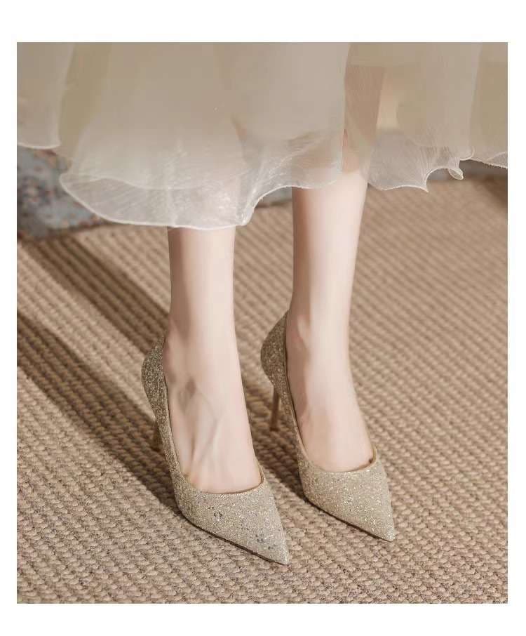 ハイヒール キラキラ輝くドレスアップパンプス